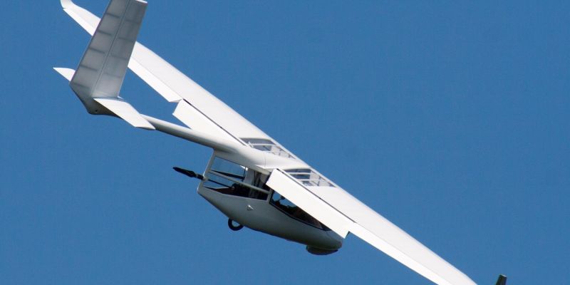 Low approach speed with flaps. Land in the smallest space without stress. Safety feature – built in rocket-deployed system rescue parachute, no emergency exit.